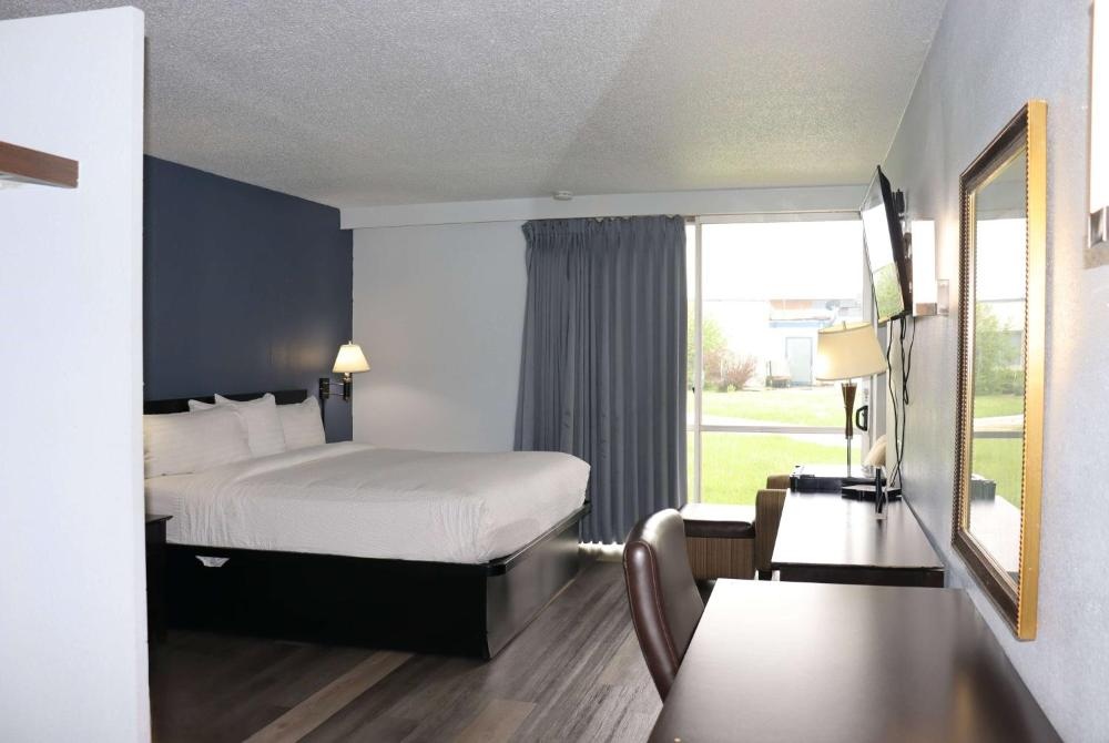 Travelodge by Wyndham Milwaukee